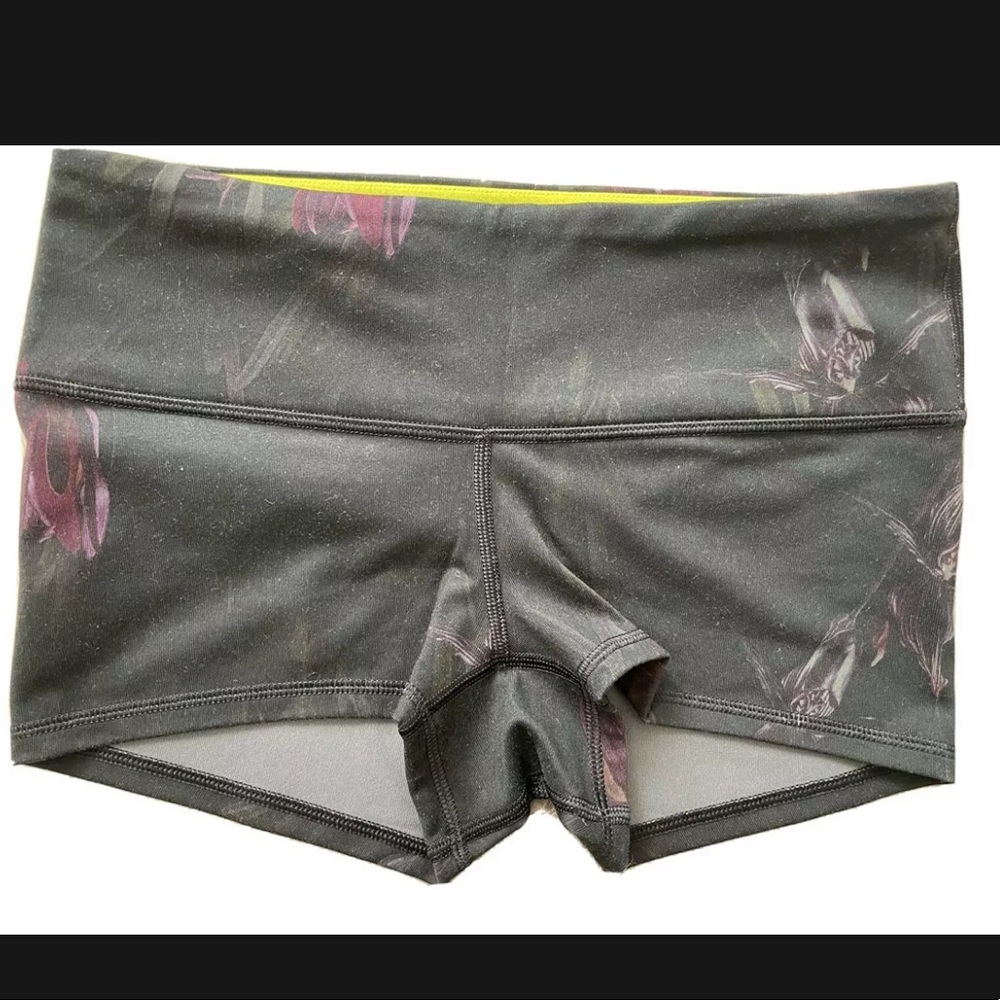 Lululemon shorts size 6